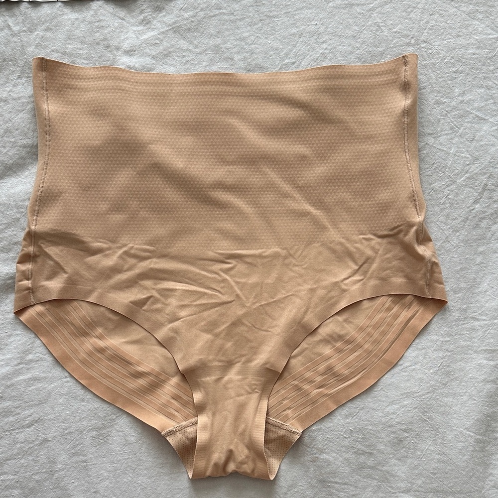 NWT Knix shapewear L